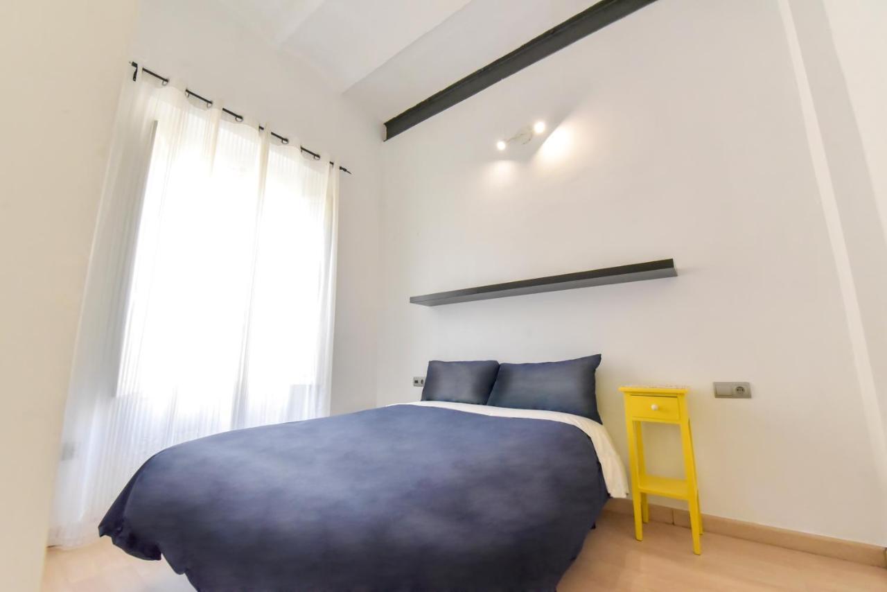 New! Bohemian Apartment In The Center Севиля Екстериор снимка