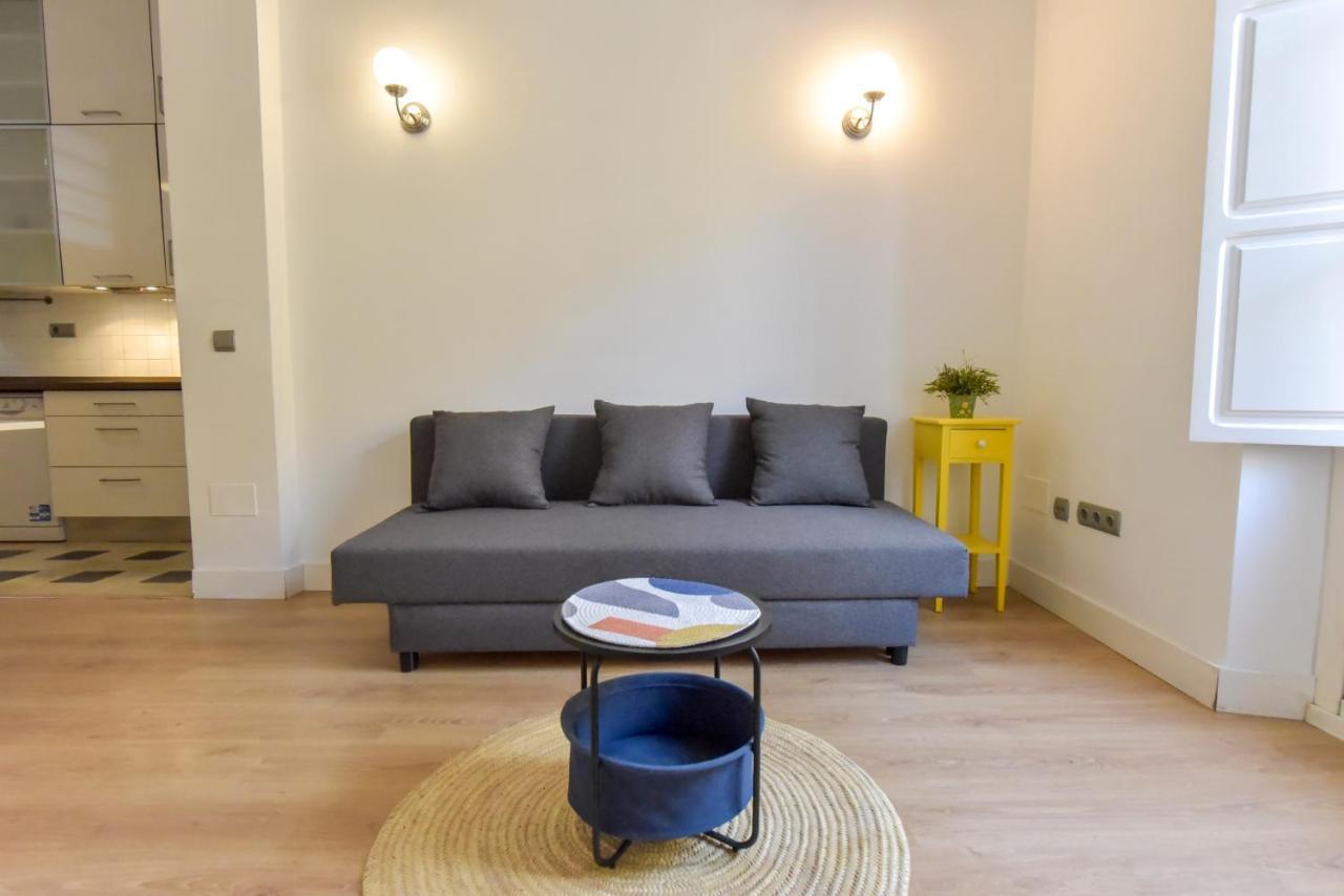 New! Bohemian Apartment In The Center Севиля Екстериор снимка